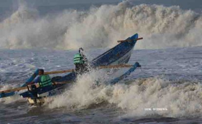 Waspadai Gelombang Tinggi di Pesisir Utara dan Timur Jatim 