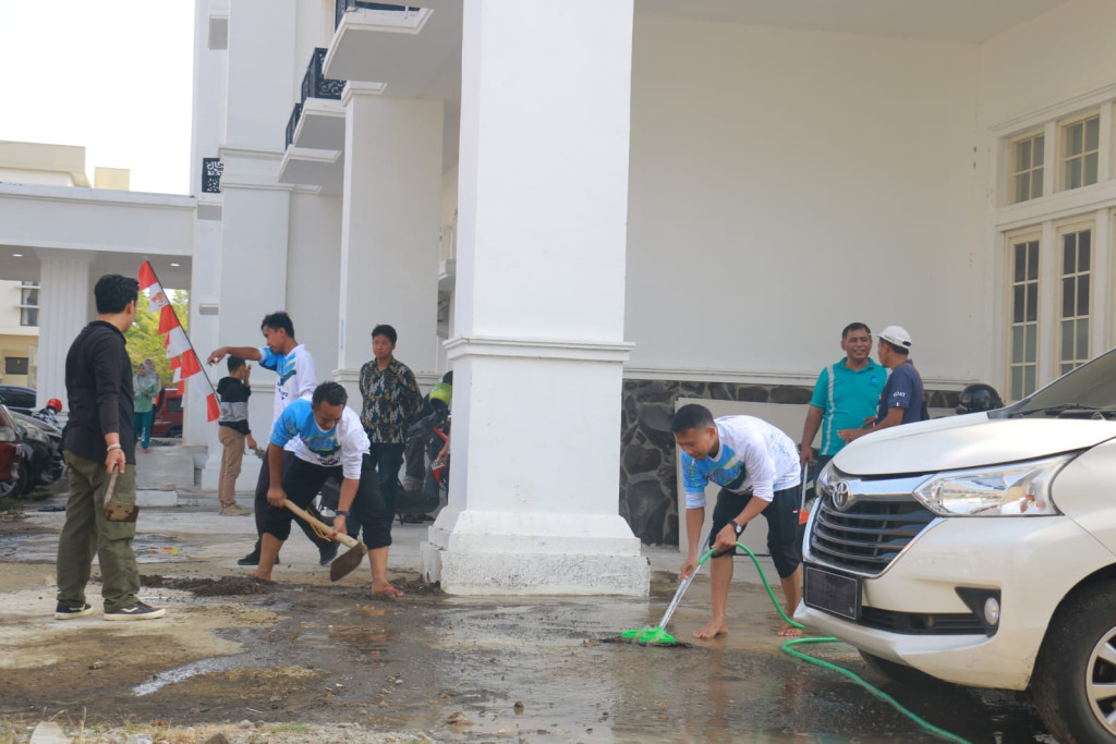 Kerja Bakti dan Bersih-Bersih Lingkungan Pemkab Pasuruan