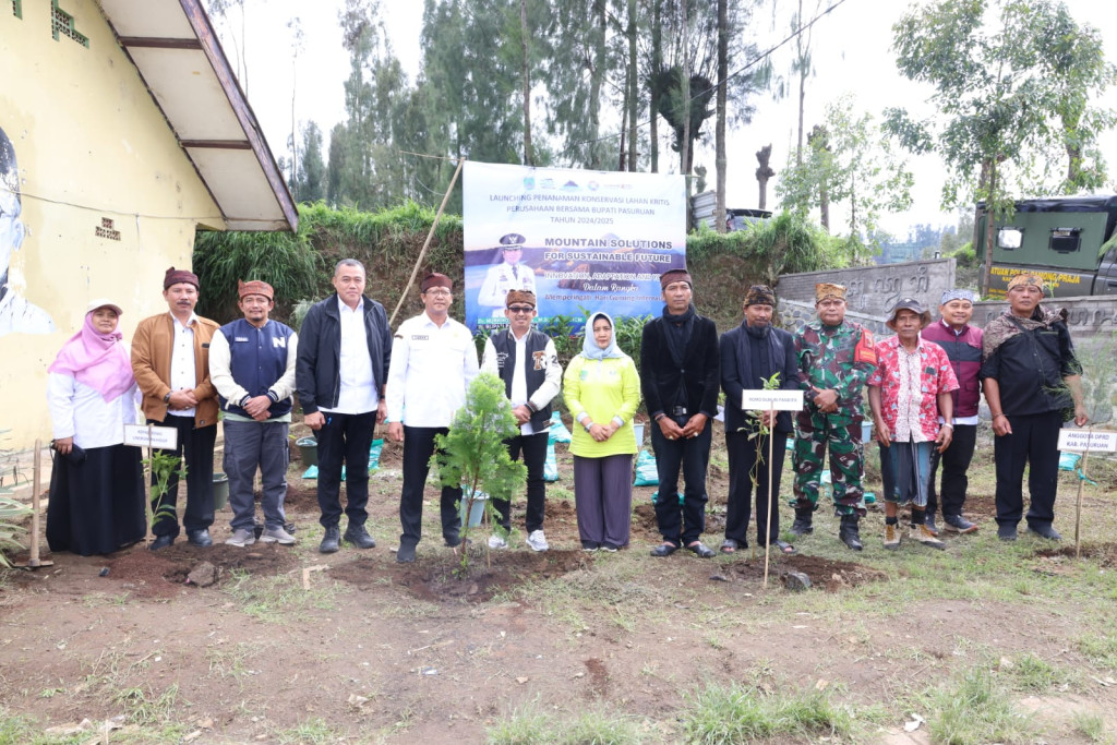 Launching Konservasi Penanaman Lahan Kritis