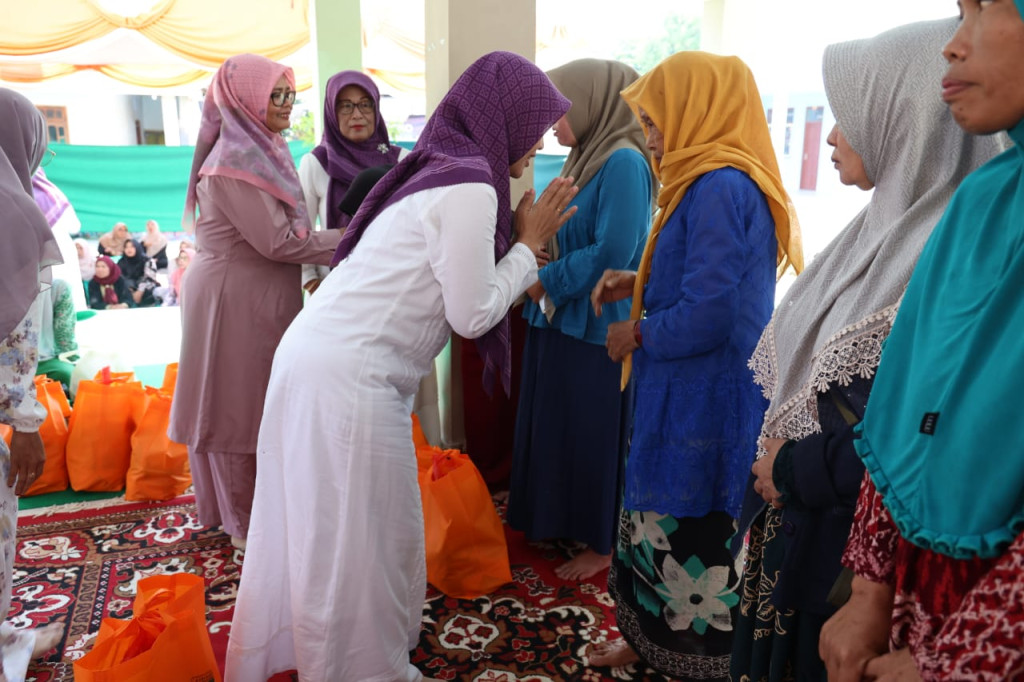 Pengajian Rutin TP PKK di Kecamatan Lekok