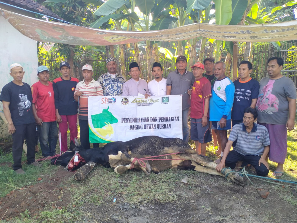 Penyembelihan Hewan Qurban Komunitas Lentera Hati Radio Suara Pasuruan