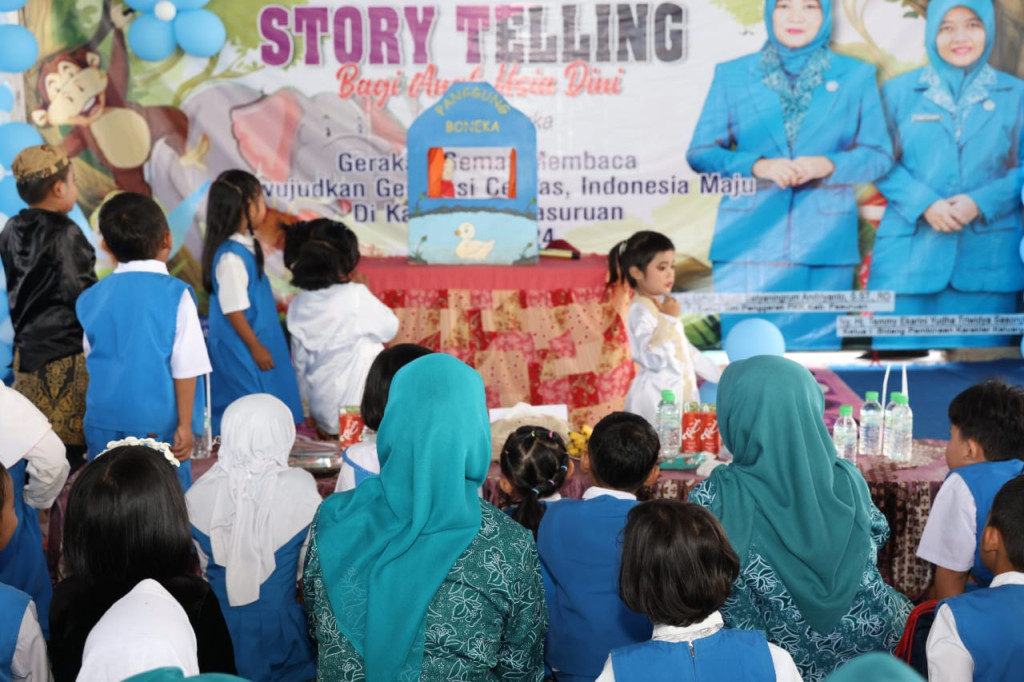 Story Telling Bagi Anak Usia Dini di Desa Trewung Kecamatan Grati