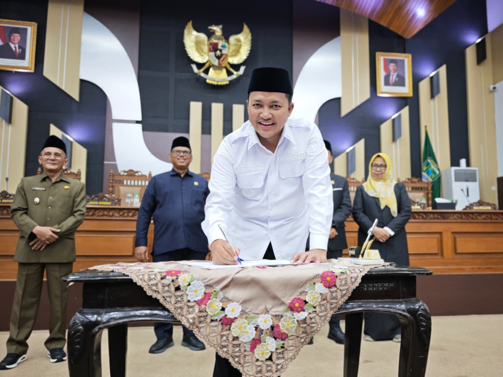 Pengesahan RAPERDA APBD Kabupaten Pasuruan Tahun 2026 Menjadi PERDA