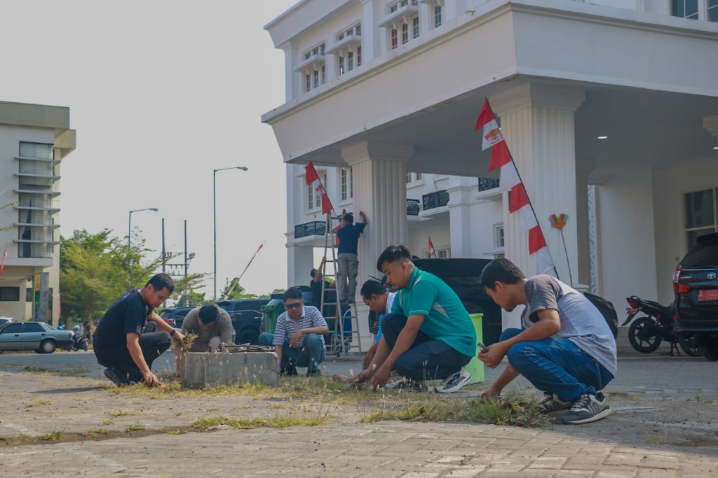 Kerja Bakti dan Bersih-Bersih Lingkungan Pemkab Pasuruan